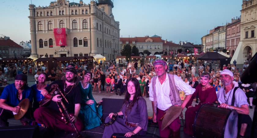 Kupcy przejęli miasto! Jarmark Jarosławski 2023 oficjalnie rozpoczęty