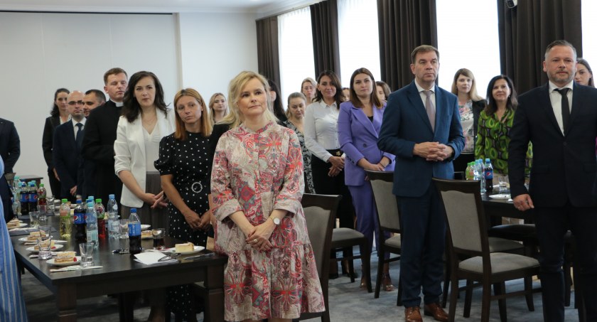 Nowi – starzy dyrektorzy i nauczycielskie awanse w Jarosławiu i Lubaczowie