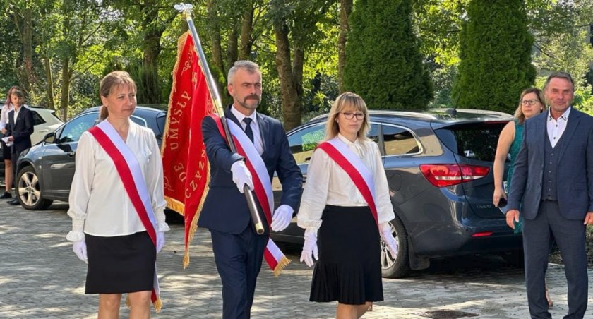 Wyjątkowa inauguracja roku szkolnego w Iskani i Surochowie [ZDJĘCIA]