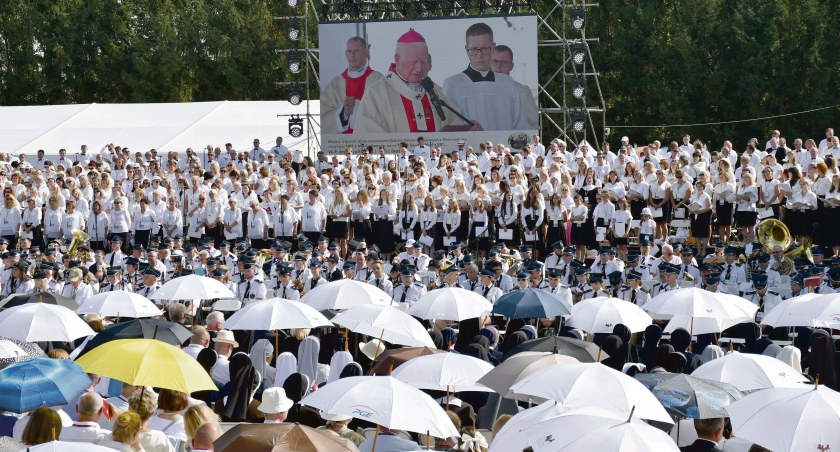 Markowa: 37 tysięcy wiernych na mszy beatyfikacyjnej. Rodzina Ulmów ogłoszona błogosławioną