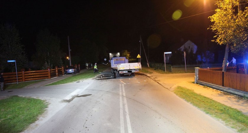 Nowy Grębów: Kolejna śmierć na drodze. Nie ustąpił pierwszeństwa i zderzył się z ciężarówką