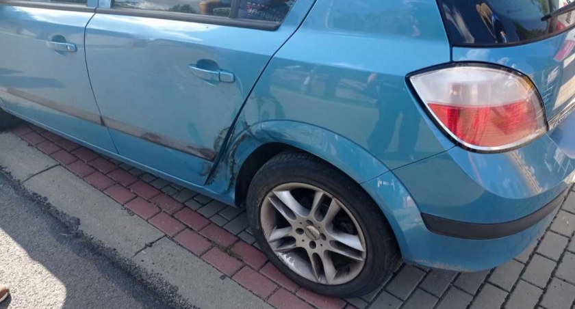 Jechał zbyt szybko. Zderzył się z oplem 