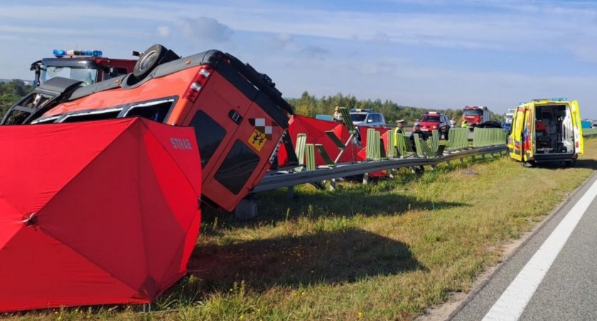 Dwie osoby zginęły, a dziesięć zostało rannych. Duże utrudnienia na A4 w kierunku Przemyśla 