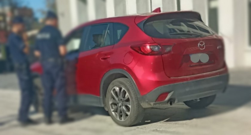 Kierowca z zakazem, pasażerka z uprawnieniami