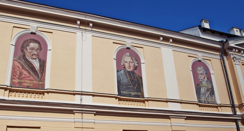 Fredro i Krasicki na murach Centrum Kulturalnego [ZDJĘCIA]