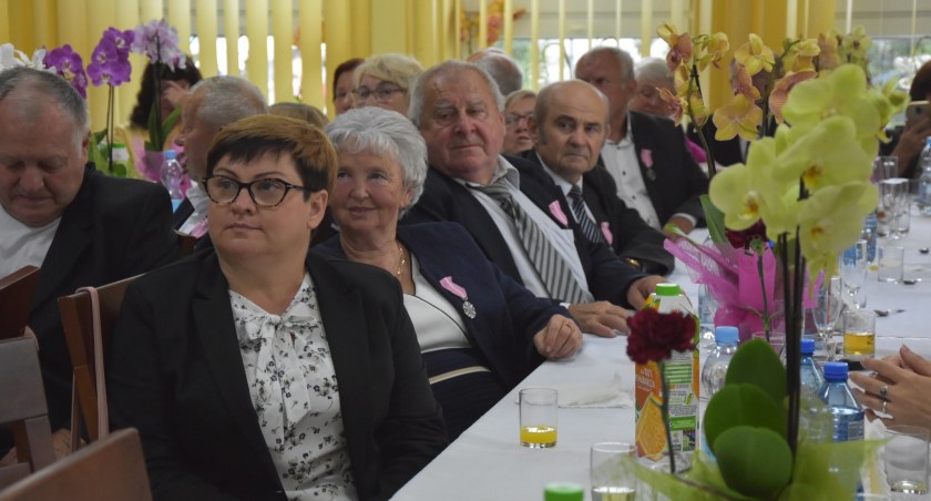 50 lat w zdrowiu, szczęściu i chorobie