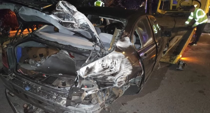 19-latek nie zapanował nad samochodem. Nocna jazda zakończyła się w areszcie