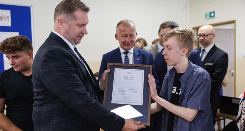 Utalentowany nastolatek z Szówska z medalem MEiN. Jego mentor z Nagrodą Specjalną konkursu Nauczyciel Jutra