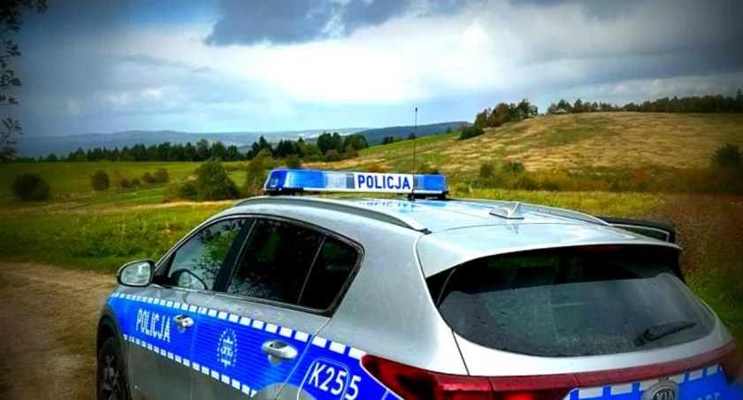 Dzielnicowi z Birczy pomogli dwóm przemyślankom, które zabłądziły w lesie