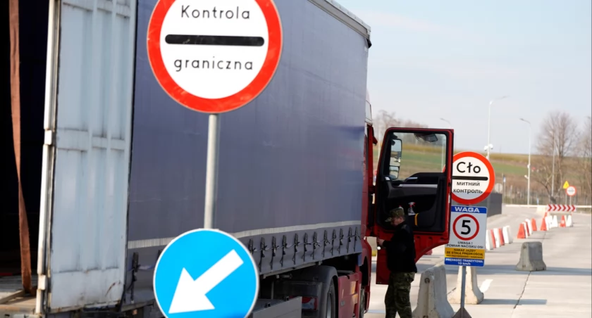 32-latek z fałszywym prawkiem 