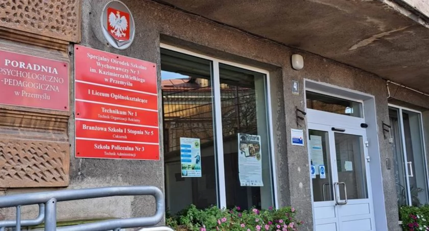 Miasto Przemyśl: Łączenie klas koniecznością. – Uczniowie na tym ucierpią – wyrazili obawy rodzice