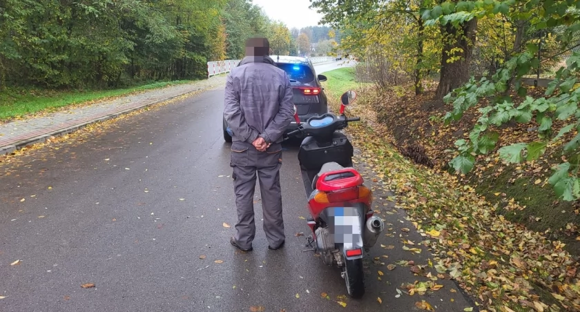 Motorowerem na podwójnym gazie 