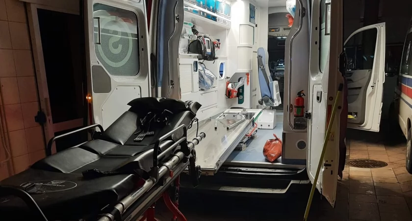 Dwuletnie dziecko i troje dorosłych w szpitalu. Przyczyną zabójczy czad