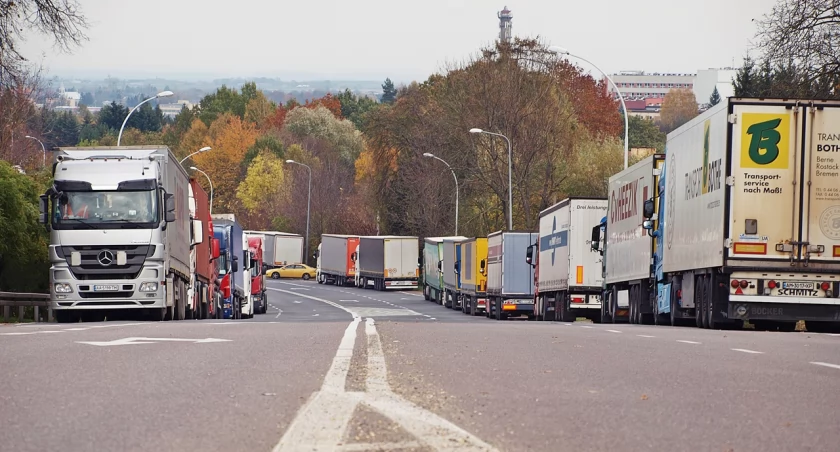Transportowcy bronią swoich interesów. Gigantyczne korki