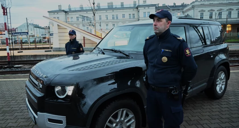 Nowoczesny land rover na wyposażeniu przemyskich sokistów