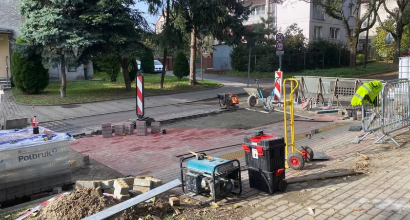 Wyniesione przejścia dla pieszych poprawią bezpieczeństwo. W Jarosławiu powstaje ich 5