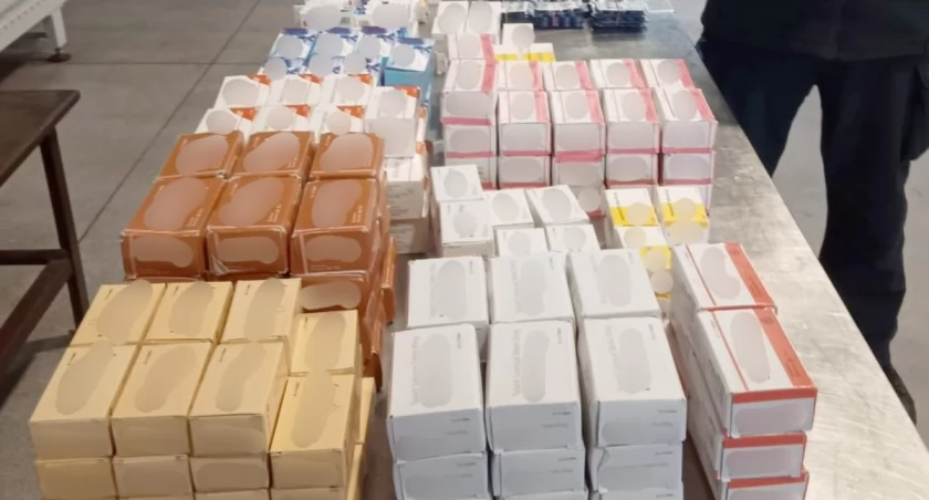 Miał przewozić środki higieniczne. O tysiącach tabletek na potencję nie wspomniał