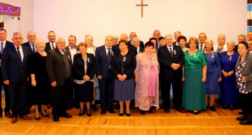 Wspólna podróż może być wspaniała! 14 par małżeńskich z gminy Żurawica świętowało złote gody [ZDJĘCIA]