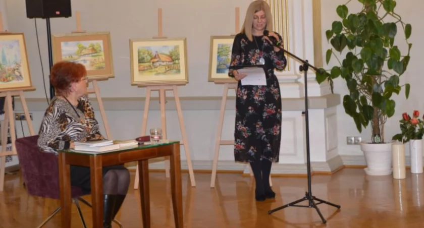 Kreśląc słowem piękno miasta. Spotkanie autorskie z poetką Teresą Paryną