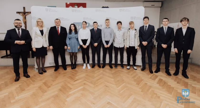 53 stypendia starosty przeworskiego wręczone najzdolniejszej młodzieży 