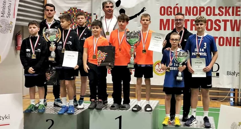 Historyczny sukces młodych badmintonistów SP 14 Przemyśl