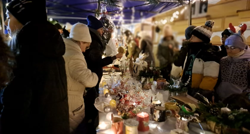 Familijnie i świątecznie na kiermaszu w „Newtonie”