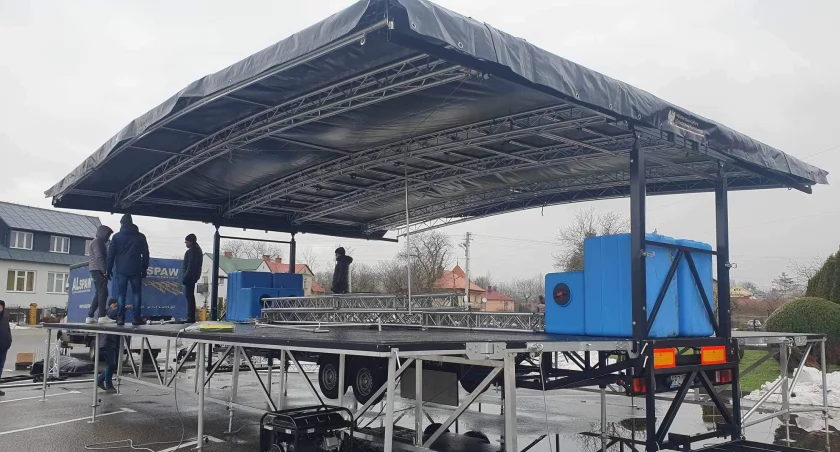 W Tryńczy stanęła nowa scena koncertowa 
