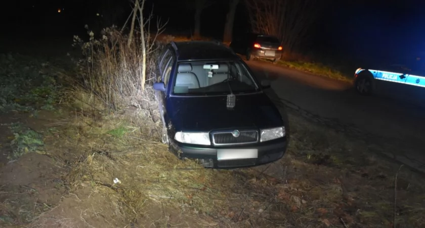 Miękisz Stary: 17-latek „pożyczył” stojącą na posesji skodę i spowodował kolizję. Był pijany