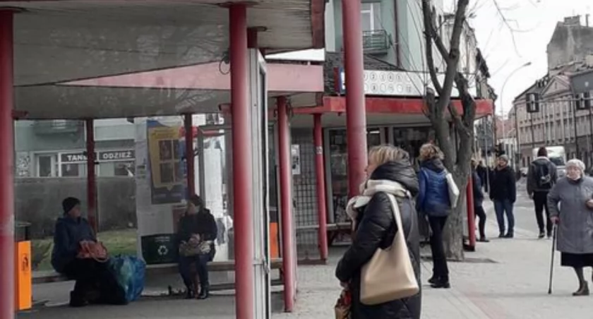 Mieszkańcy zgłaszają zastrzeżenia odnośnie transportu. – Dokładamy starań, by obecnie funkcjonujące rozwiązania poprawić – zapewnia gmina