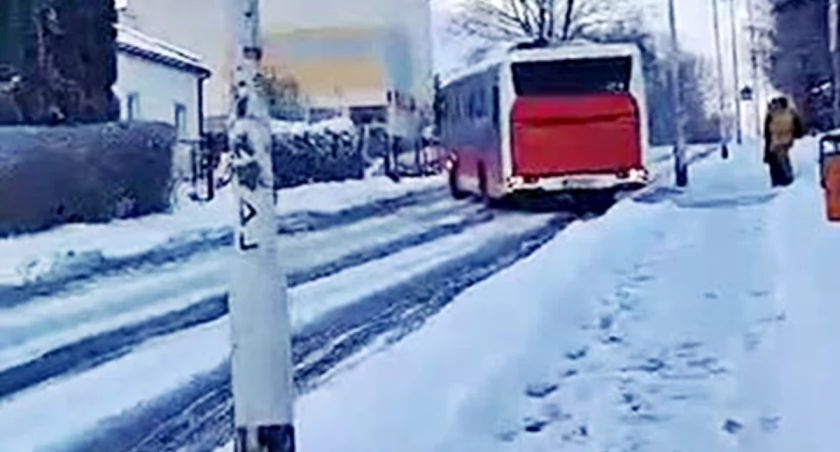 Bardzo trudne warunki na drogach. Uważajcie! [WIDEO]