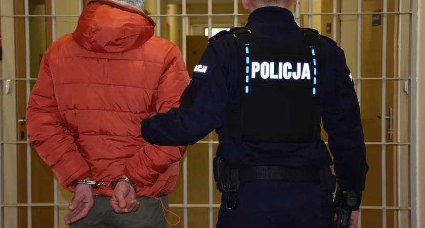 Jarosław: 35-latek odpowie za wymuszenia rozbójnicze