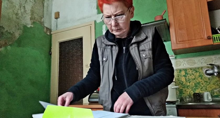 Przemyślanka wegetuje w „jaskini” [ZDJĘCIA]