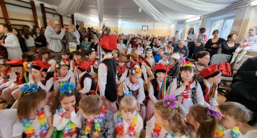 Wnuki zabrały dziadków w podróż po świecie 