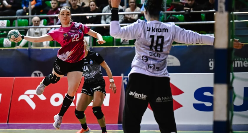 Dwie twarze Handball JKS. Arcyważne trzy punkty! [WIDEO]