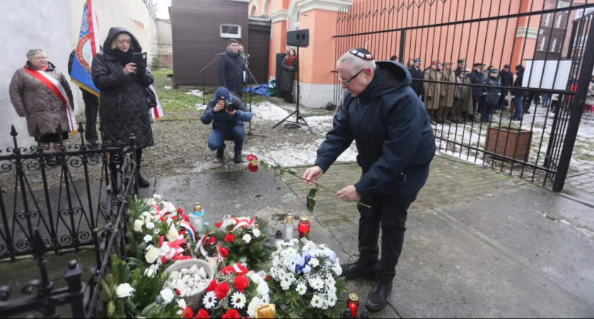 Pamięci ofiar Holocaustu [ZDJĘCIA]