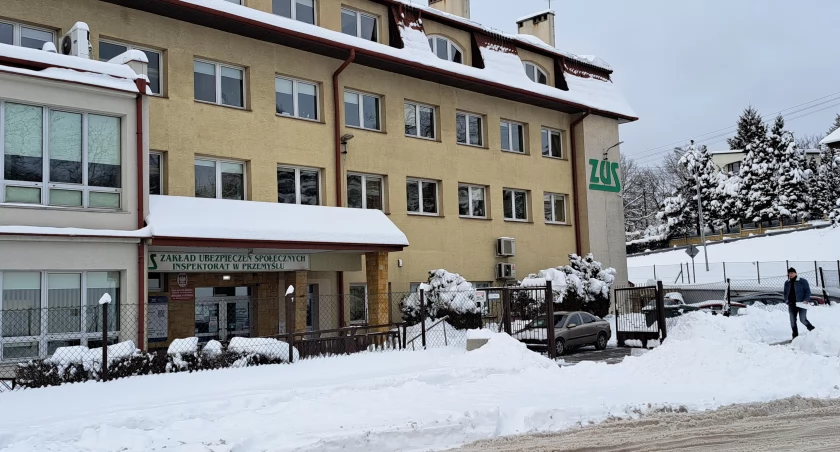 Ważny termin dla emerytów i rencistów. Czas do końca lutego!