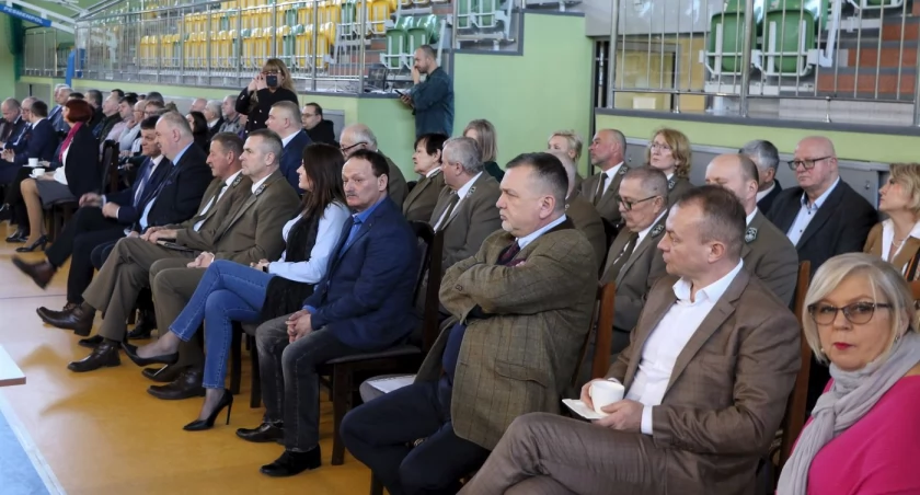 Samorządowcy: – Skutkiem tej decyzji będzie brak przyszłości dla naszych dzieci i wnuków. Wspólna petycja samorządów 