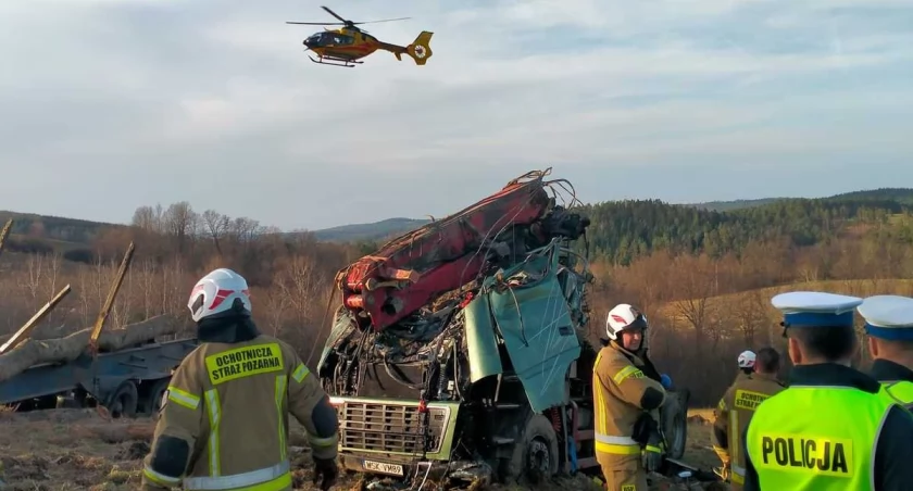 Wypadł z tzw. zakrętu śmierci. To, że przeżył graniczy z cudem [ZDJĘCIA]