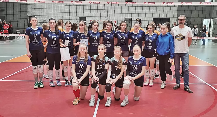 Młode siatkarki UKS „15” odpadły, ale napisały historię