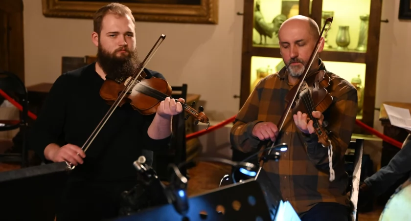 Koncert niezwykłych pieśni wielkopostnych [ZDJĘCIA]