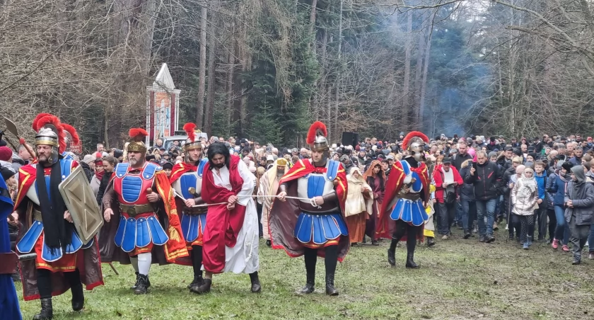 Misterium Męki Pańskiej w Kalwarii Pacławskiej po raz 27. [WIDEO, ZDJĘCIA]