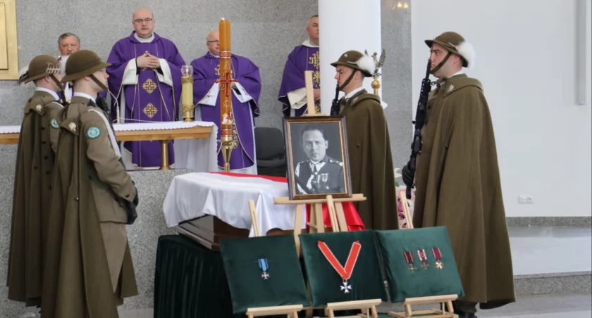 Ze Szwajcarii do Jarosławia. Szczątki generała spoczęły na cmentarzu przy Szczytniańskiej
