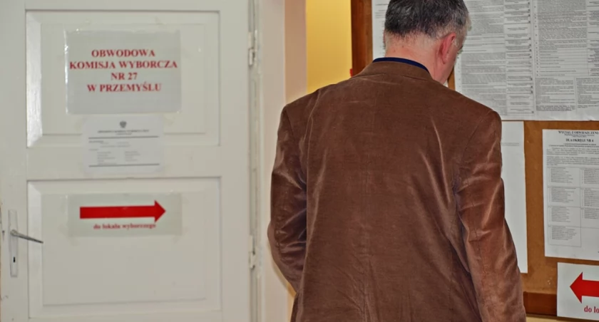 Wybory samorządowe’2024. Średnia frekwencja w regionie: 42,86 procent. Przemyśl: 35,63 procent [ZDJĘCIA]