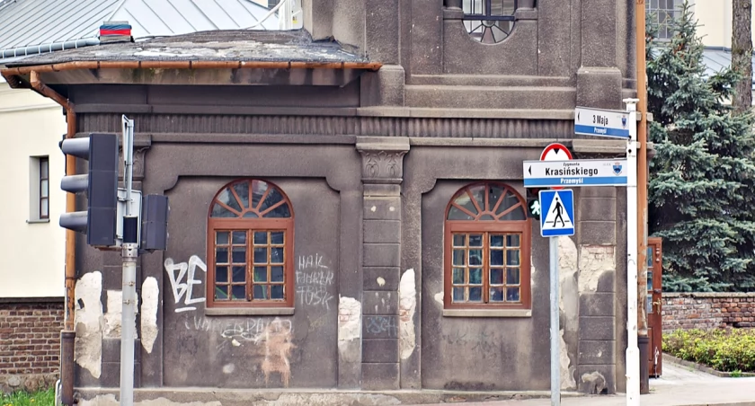 Wieża transformatorowa na placu Konstytucji zmieni się nie do poznania [ZDJĘCIA]