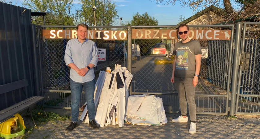 Wyborcze banery oddali do schroniska