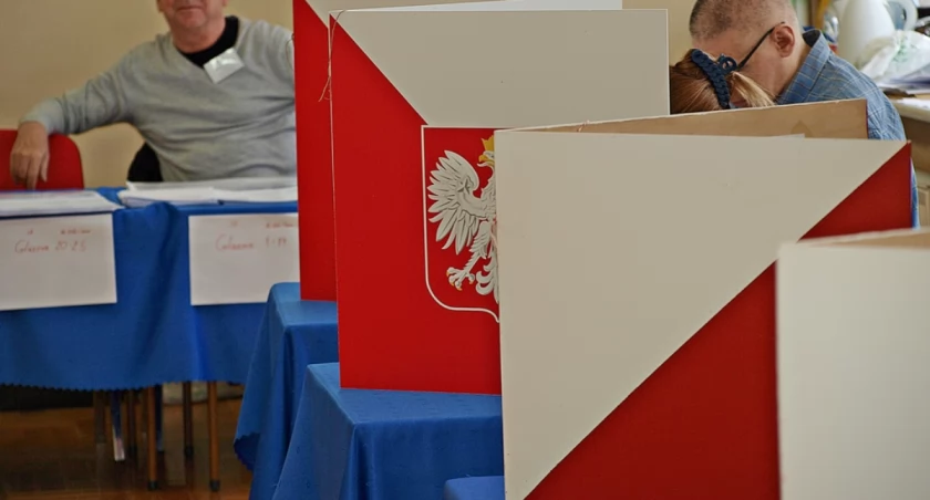 Wojciech Bakun ponownie prezydentem Przemyśla. Marcin Nazarewicz nowym burmistrzem Jarosławia