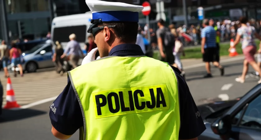 Najpierw ukradł opla, a potem go rozbił. 64-latek napytał sobie biedy...
