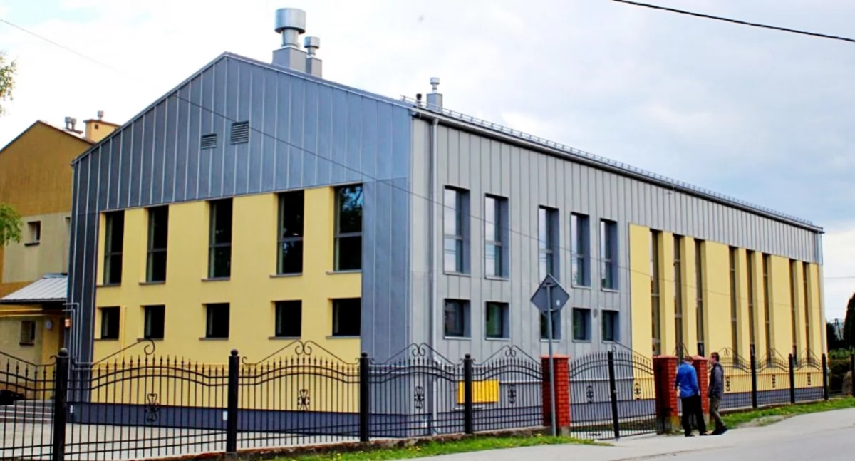 Radość w Buszkowicach. Nowa sala sportowa jak malowana [ZDJĘCIA]
