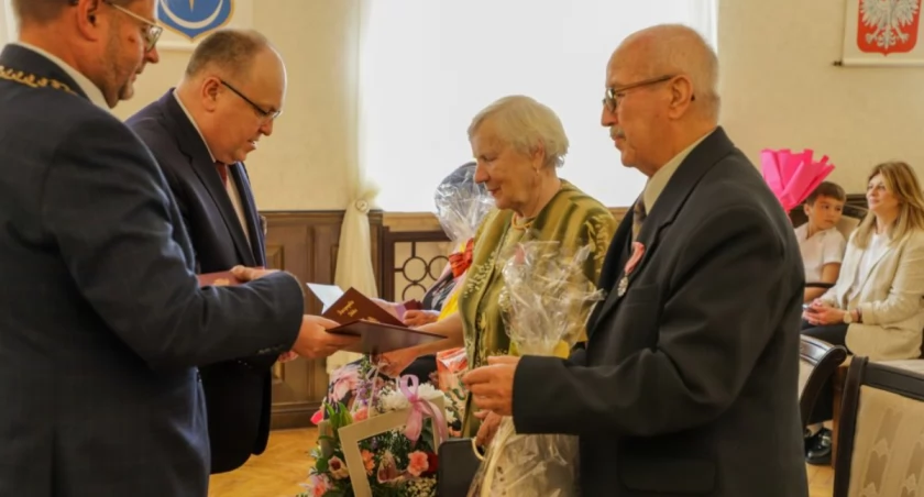Wspólnie wychowali dzieci i doczekali się wnuków i prawnuków.  Złote gody przeworskich par