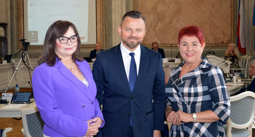 Maksymalne wynagrodzenie dla Wojciecha Bakuna. Rozłam w Koalicji Obywatelskiej